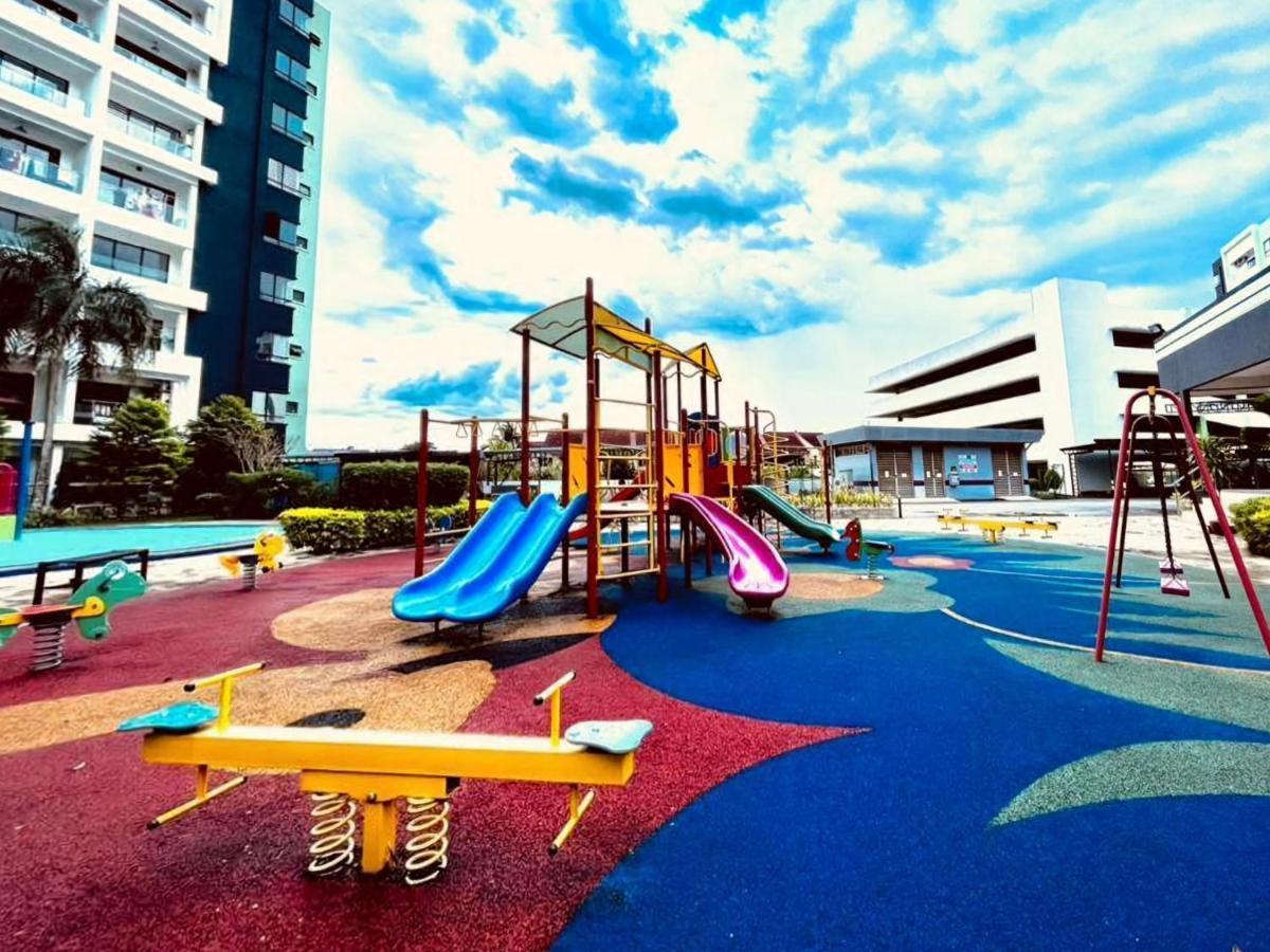 Pangsapuri Waterpark Manhattan 3br 8pax Vacation By Empire