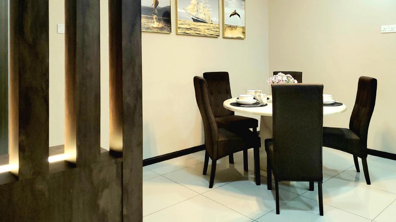 Pangsapuri Waterpark Manhattan 3br 8pax Vacation By Empire